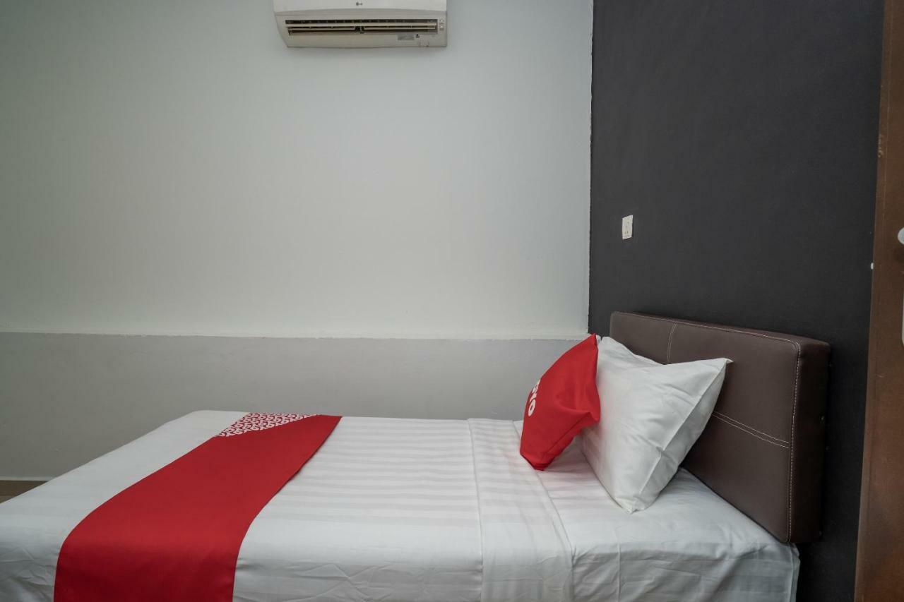 Oyo 1167 Rest And Go Hotel 클랑 외부 사진